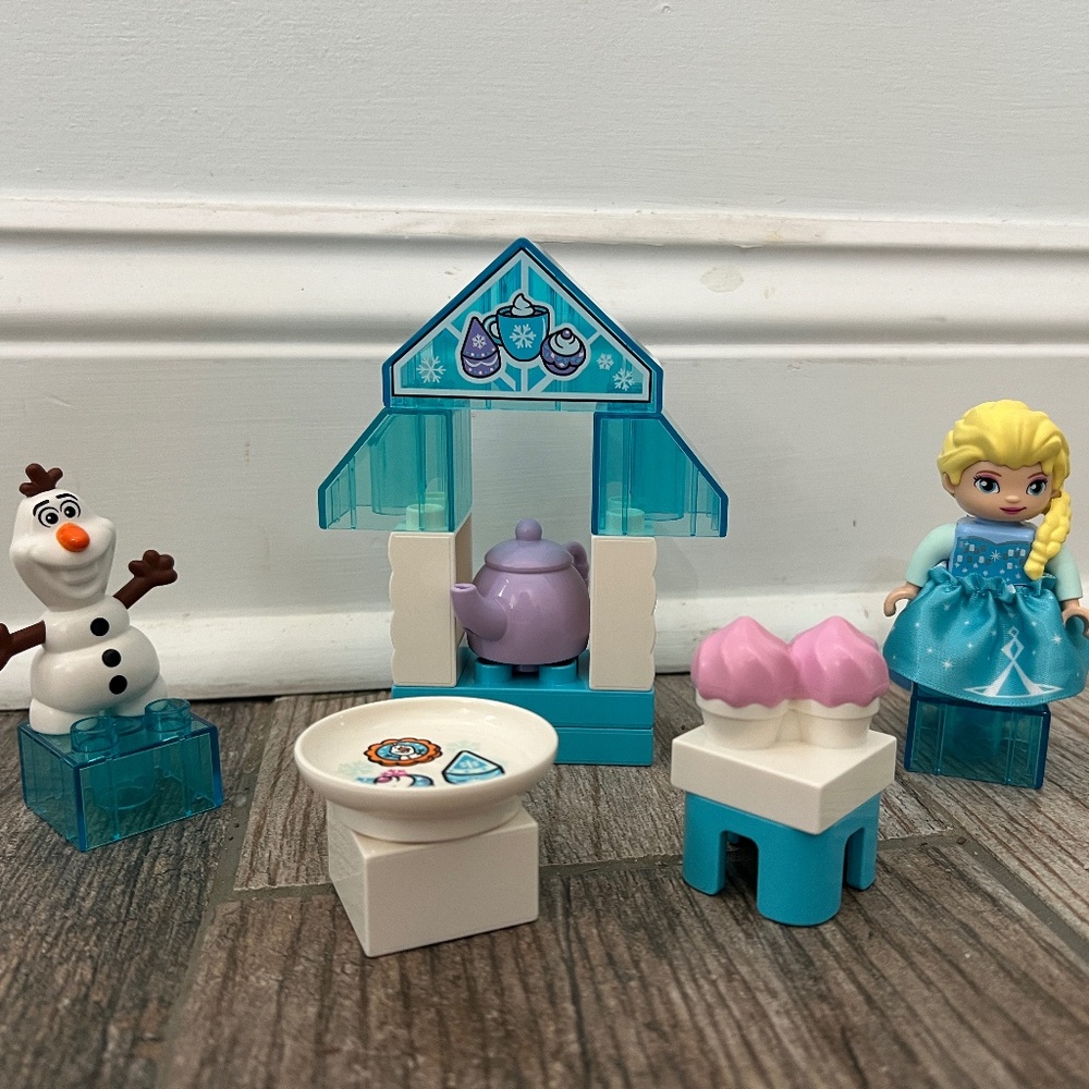 LEGO duplo Frozen Elsa Olaf tea time toddler toy